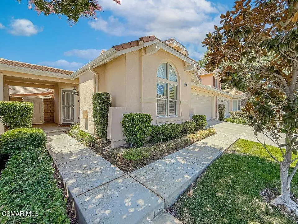 2037 Freesia Avenue Simi Valley, CA 93063