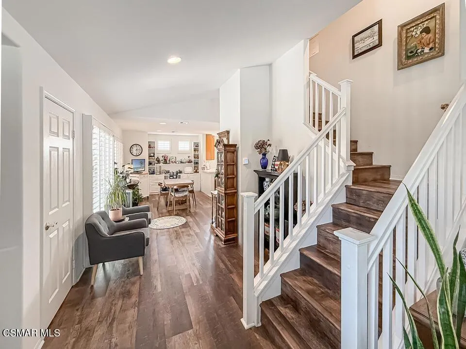 2037 Freesia Avenue Simi Valley, CA 93063