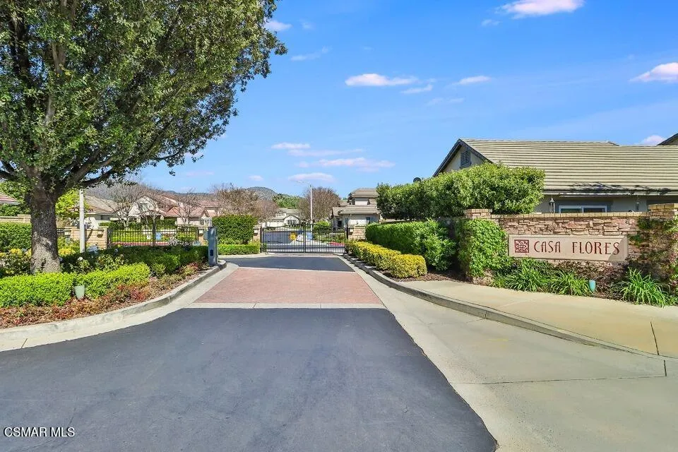 2037 Freesia Avenue Simi Valley, CA 93063