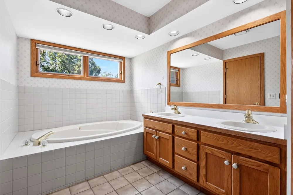 1327 Mulberry Lane St. Joseph, MI 49085