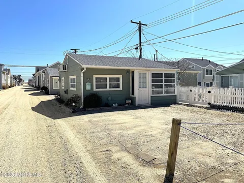 115 W Amberjack Way