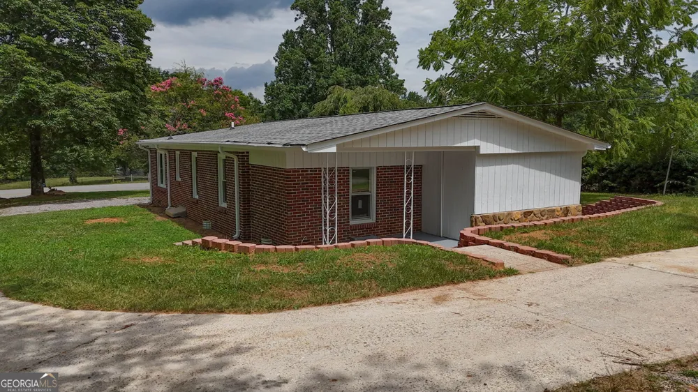 2292 Blacksnake RD Mount Airy, GA 30563