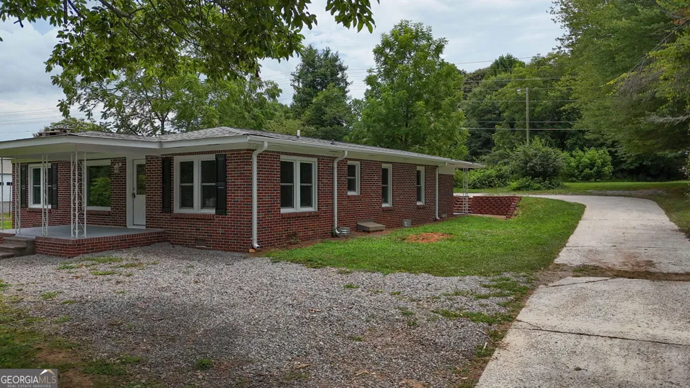 2292 Blacksnake RD Mount Airy, GA 30563