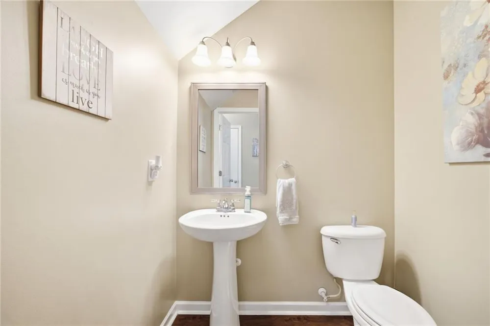 536 Oakside Place Acworth, GA 30102