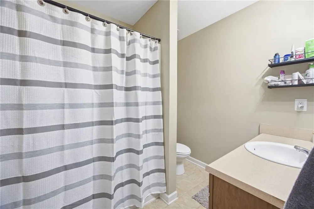 536 Oakside Place Acworth, GA 30102