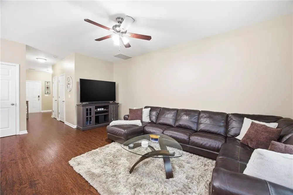 536 Oakside Place Acworth, GA 30102
