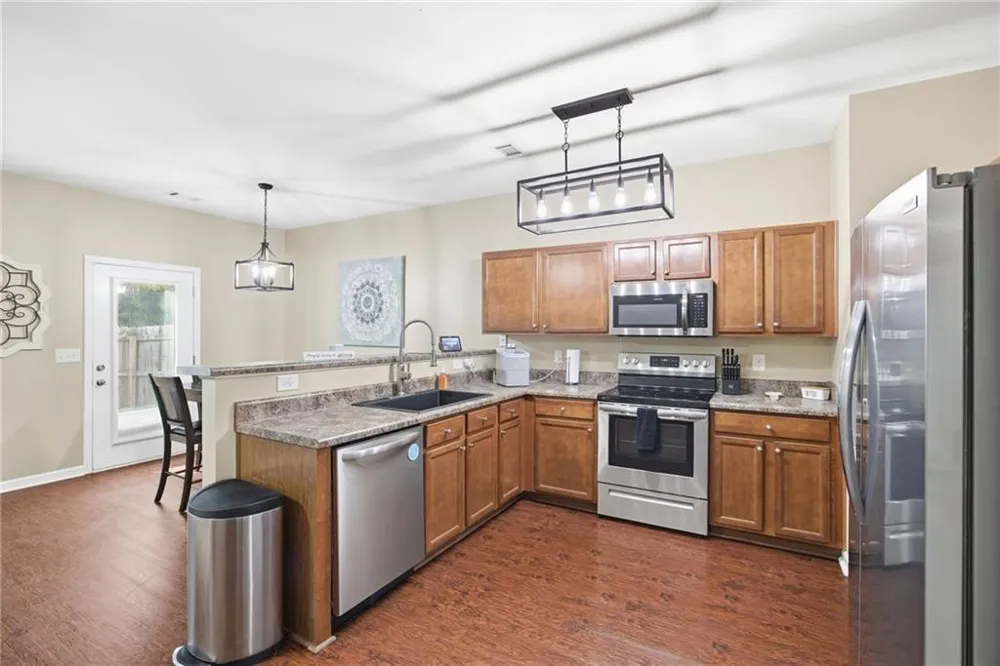 536 Oakside Place Acworth, GA 30102