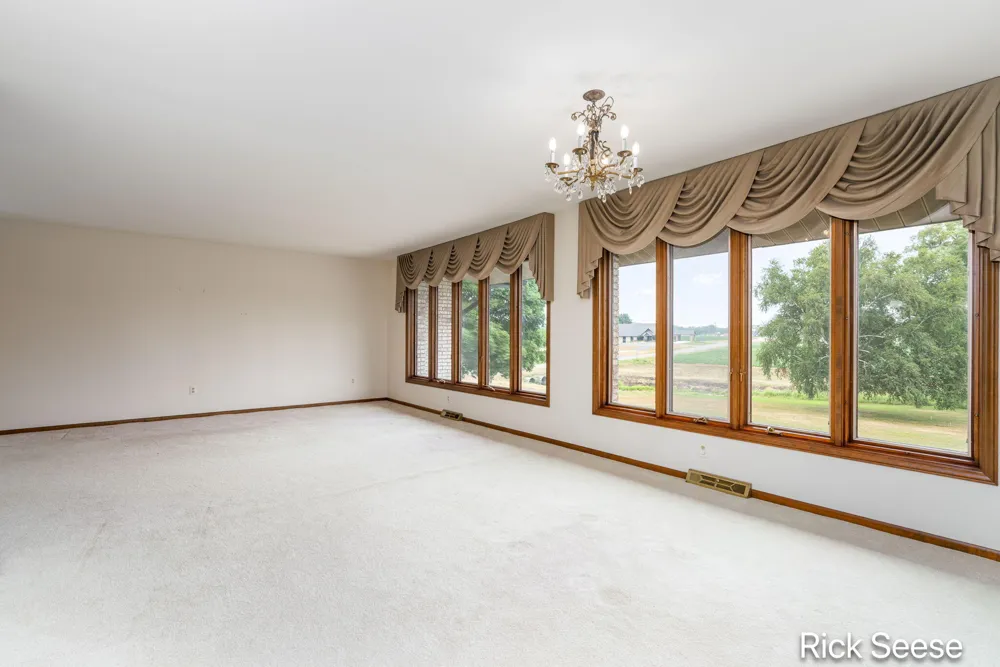7290 Wingeier Avenue SE Alto, MI 49302