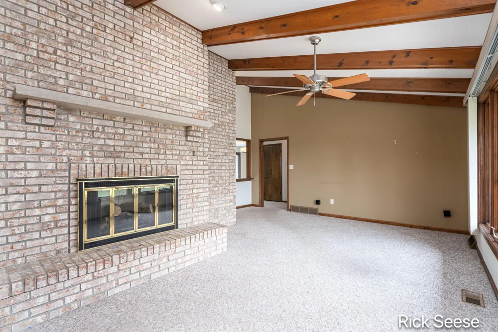7290 Wingeier Avenue SE Alto, MI 49302