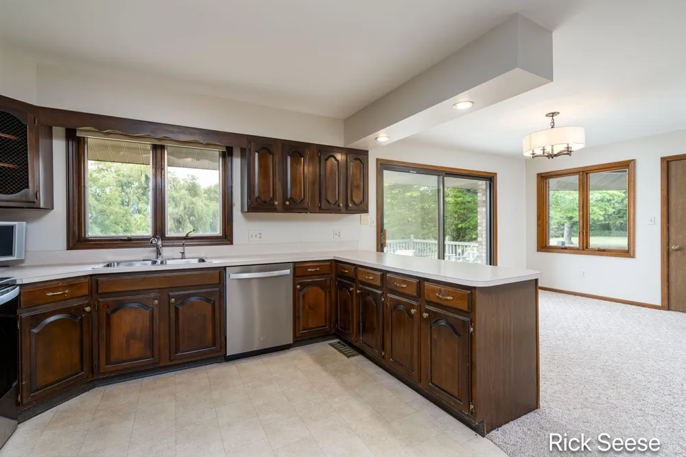 7290 Wingeier Avenue SE Alto, MI 49302