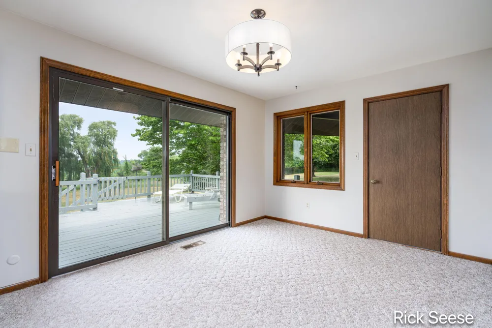 7290 Wingeier Avenue SE Alto, MI 49302