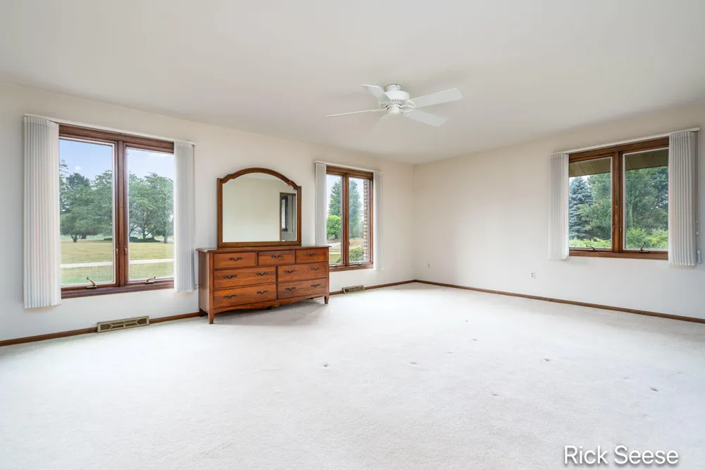 7290 Wingeier Avenue SE Alto, MI 49302