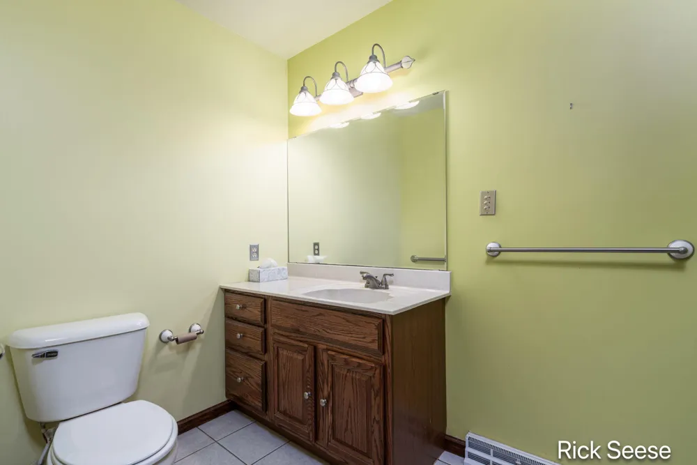 7290 Wingeier Avenue SE Alto, MI 49302