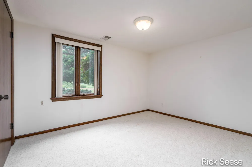 7290 Wingeier Avenue SE Alto, MI 49302