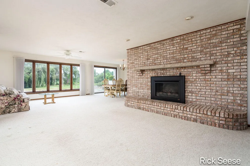 7290 Wingeier Avenue SE Alto, MI 49302