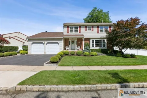 4 Van Loan Avenue