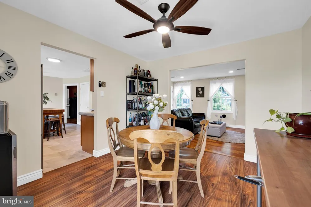 4 SUNSET DRIVE Douglassville, PA 19518