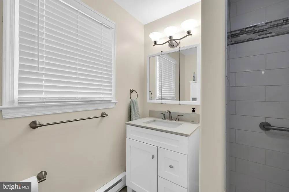 4 SUNSET DRIVE Douglassville, PA 19518