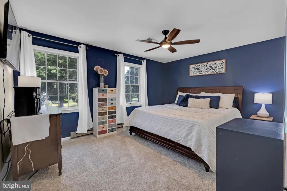 4 SUNSET DRIVE Douglassville, PA 19518