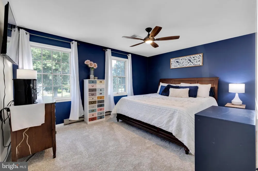 4 SUNSET DRIVE Douglassville, PA 19518