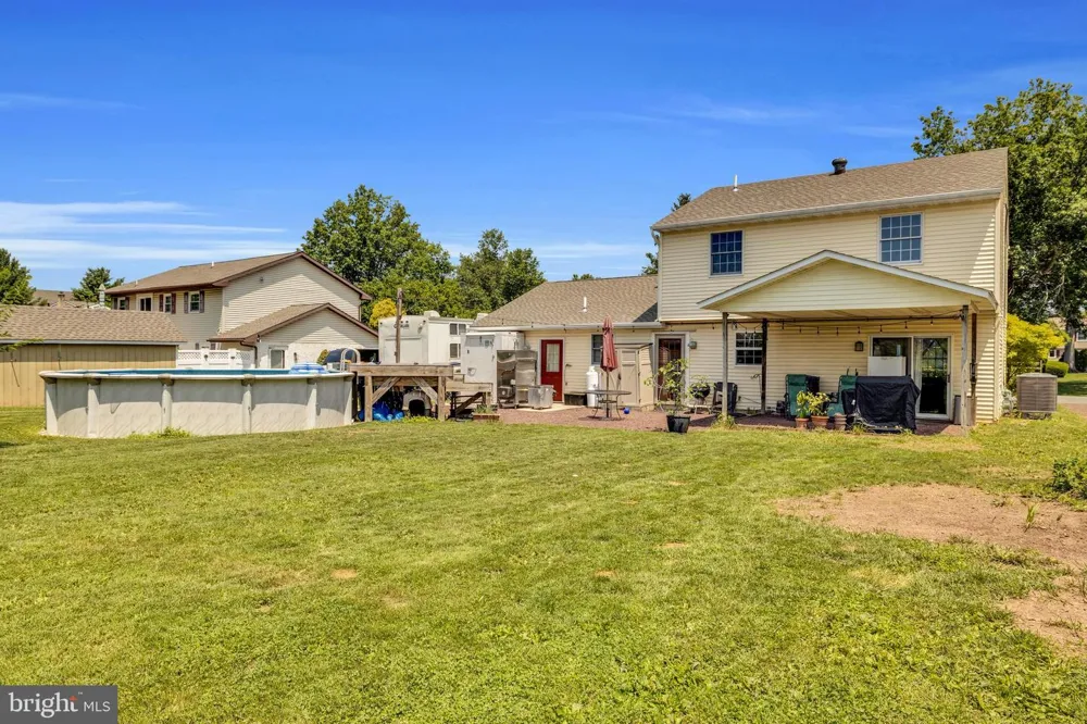 4 SUNSET DRIVE Douglassville, PA 19518