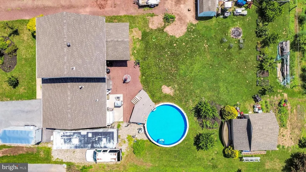 4 SUNSET DRIVE Douglassville, PA 19518