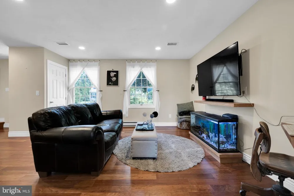 4 SUNSET DRIVE Douglassville, PA 19518