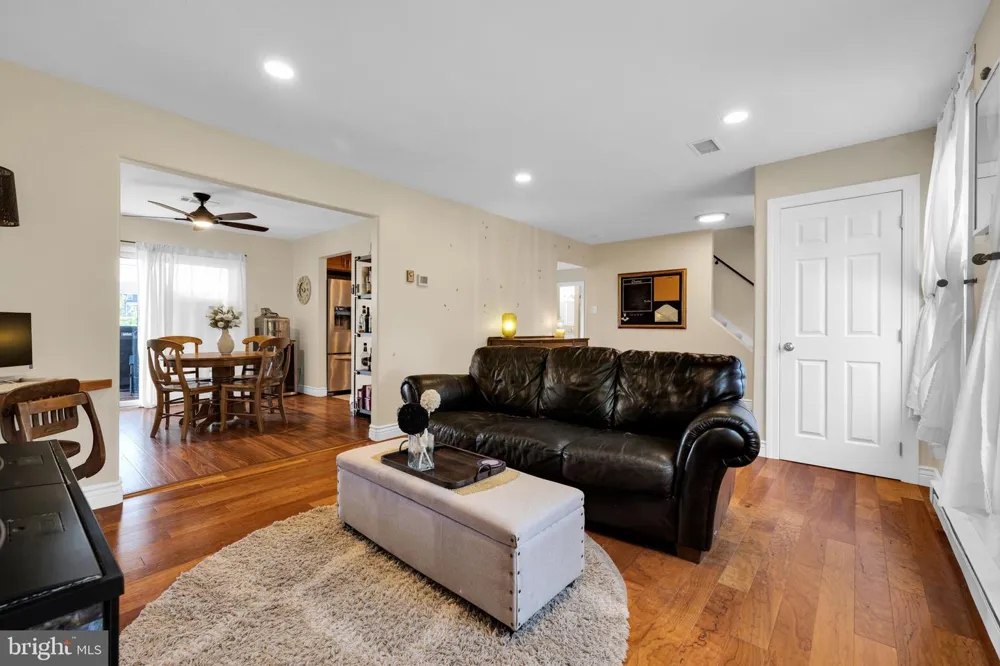 4 SUNSET DRIVE Douglassville, PA 19518
