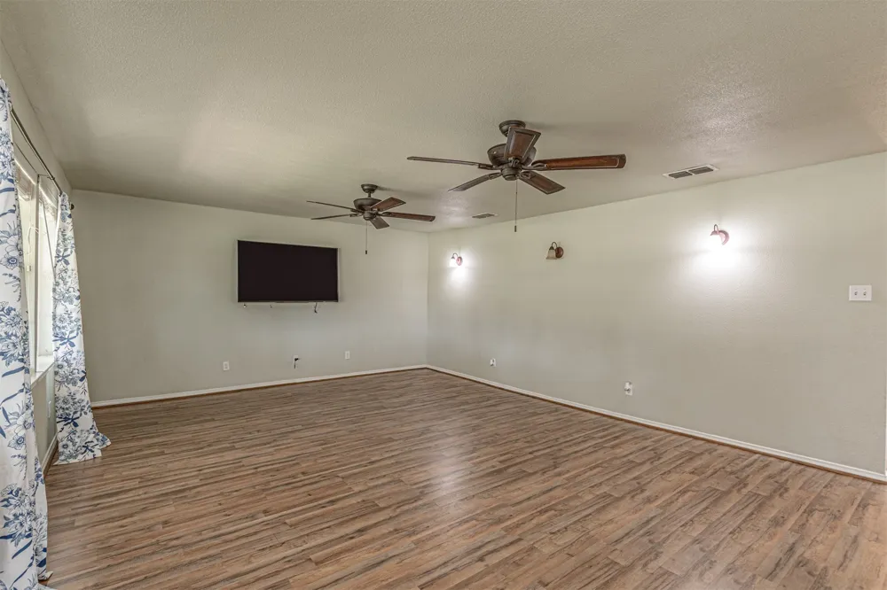 2721 Fm 2649 Lone Oak, TX 75453