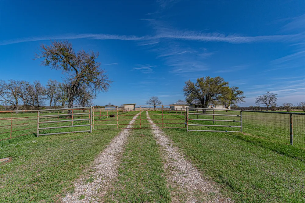 2721 Fm 2649 Lone Oak, TX 75453