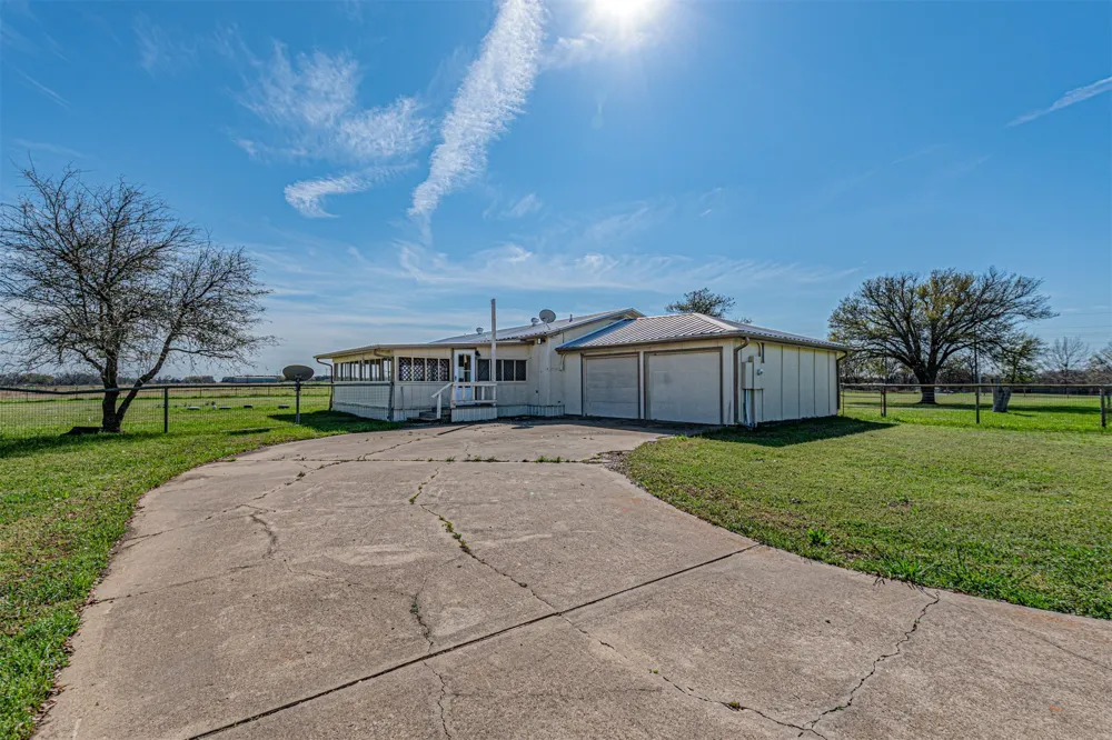 2721 Fm 2649 Lone Oak, TX 75453