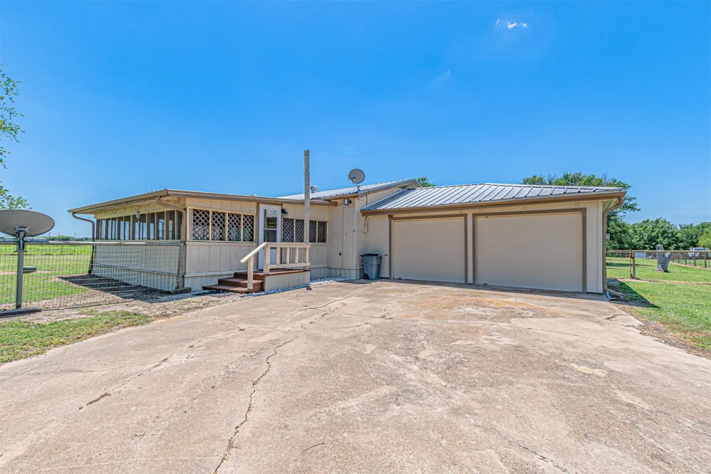 2721 Fm 2649 Lone Oak, TX 75453