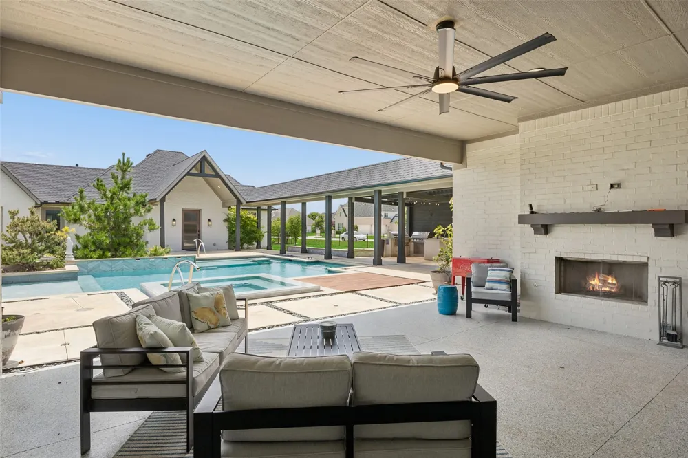 6300 Warwick Way Parker, TX 75002