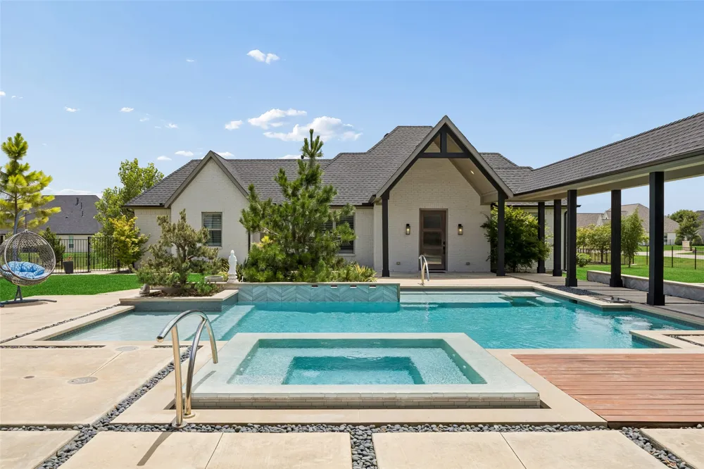 6300 Warwick Way Parker, TX 75002