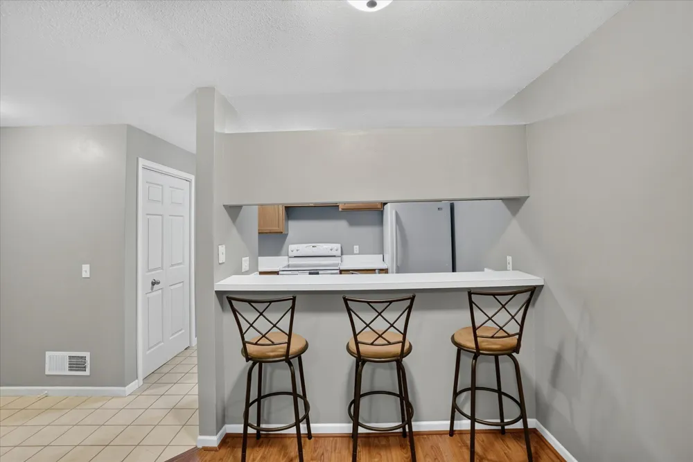 609 Curzon Court #203 Howell City, MI 48843