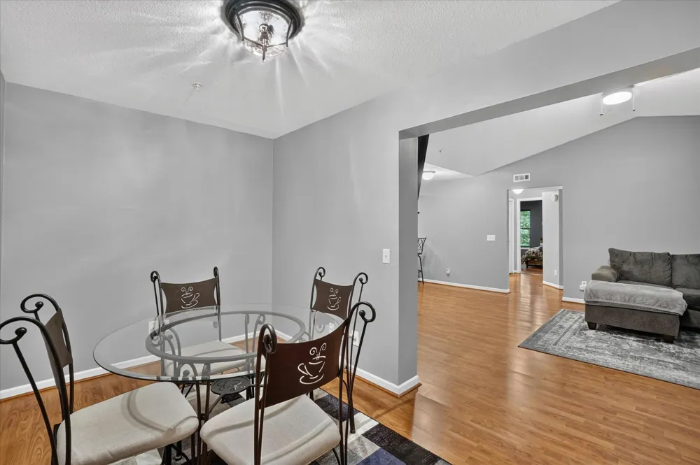 609 Curzon Court #203 Howell City, MI 48843