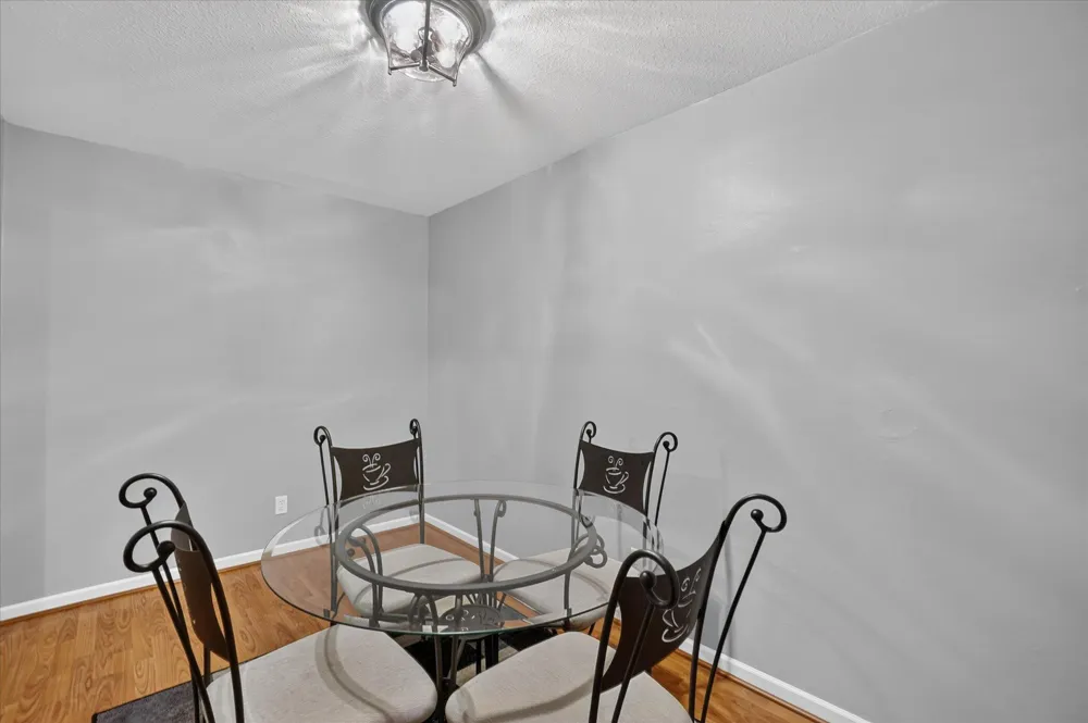 609 Curzon Court #203 Howell City, MI 48843