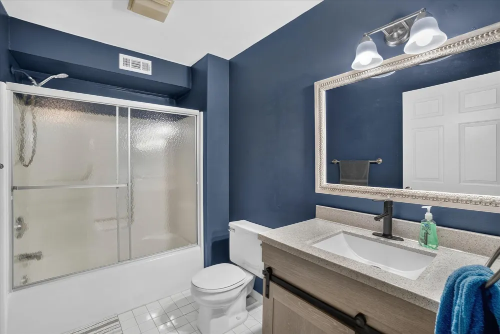 609 Curzon Court #203 Howell City, MI 48843