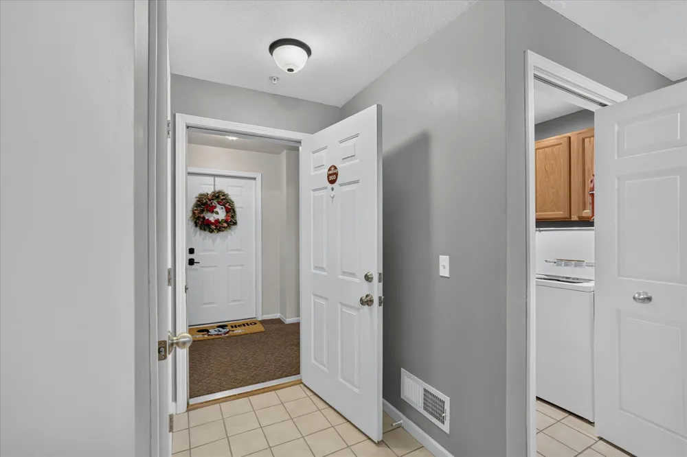 609 Curzon Court #203 Howell City, MI 48843
