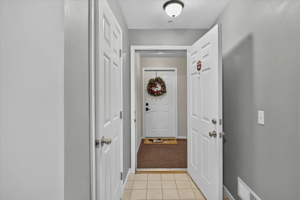 609 Curzon Court #203 Howell City, MI 48843