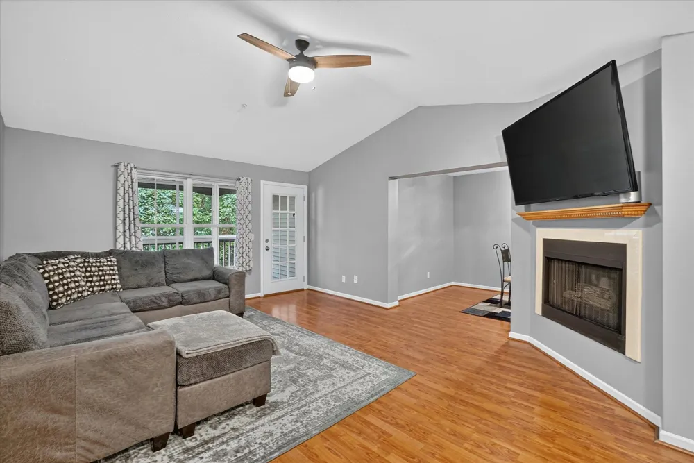 609 Curzon Court #203 Howell City, MI 48843