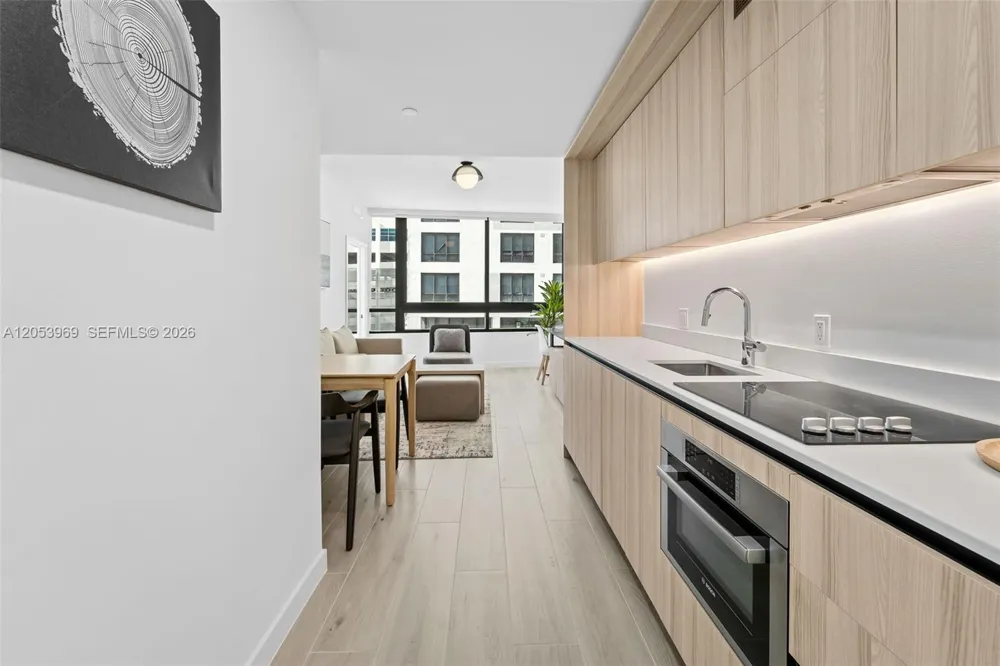 225 Miami Ave #912 Miami, FL 33128