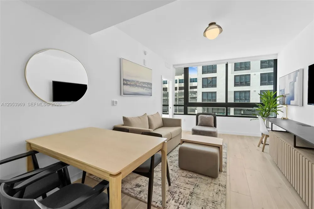 225 Miami Ave #912 Miami, FL 33128