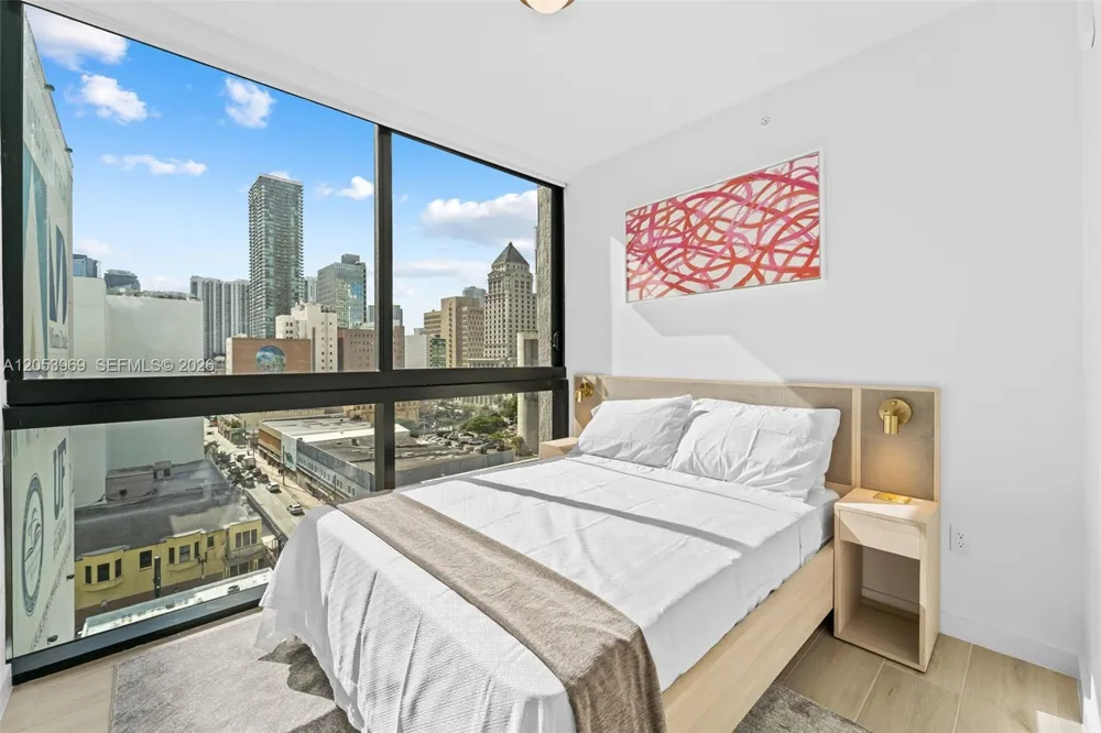 225 Miami Ave #912 Miami, FL 33128