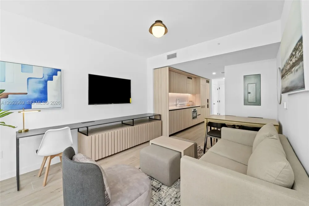 225 Miami Ave #912 Miami, FL 33128