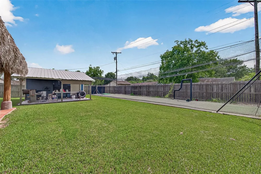 206 S Mattson Street West Columbia, TX 77486