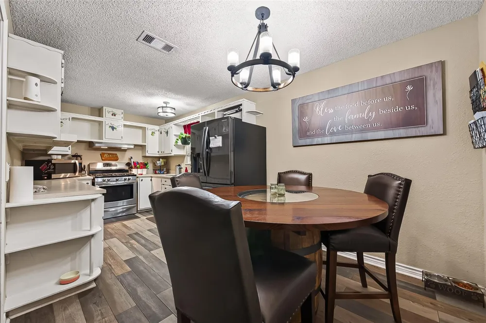 206 S Mattson Street West Columbia, TX 77486