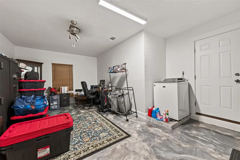 206 S Mattson Street West Columbia, TX 77486