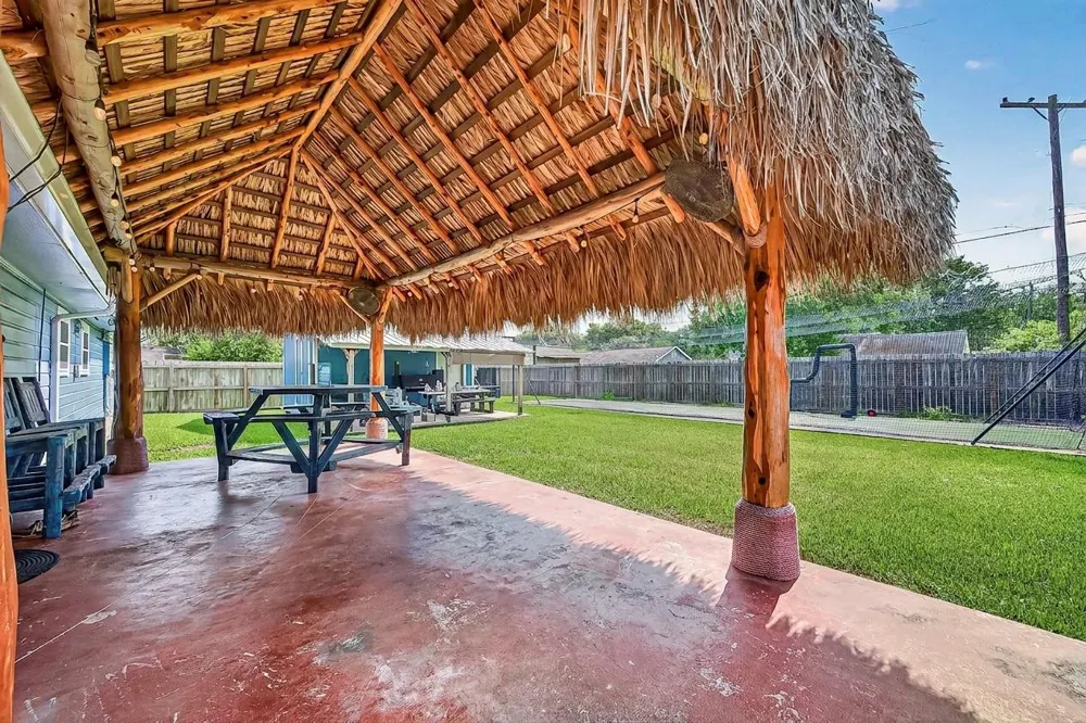 206 S Mattson Street West Columbia, TX 77486