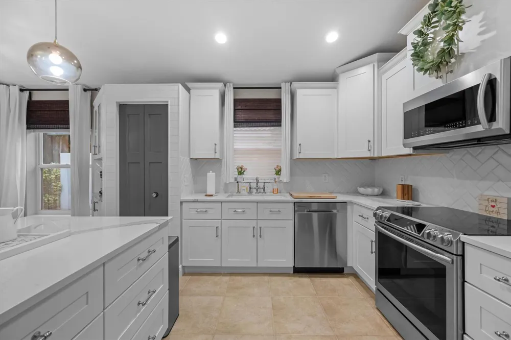 4221 Bluff Harbor Way Wellington, FL 33449